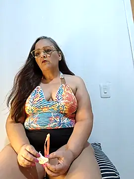 Noemipopi online show from April 2026 12:00:01 AM