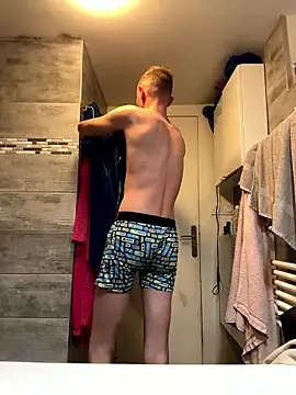 Crevette311 online show from January 2026 03:18:01 PM