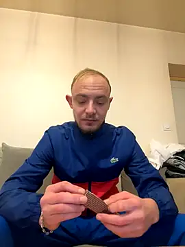 Crevette311 online show from November 2025 10:37:02 AM