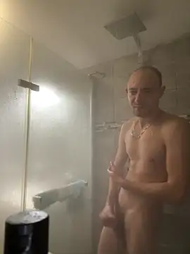 Crevette311 online show from December 2025 03:10:02 PM