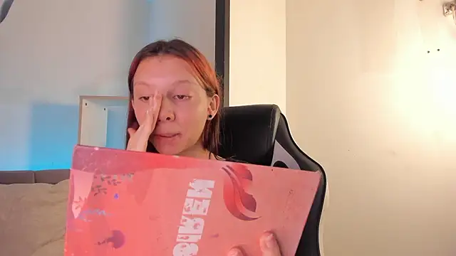 Snapshot of MelLove_ chatting on February 2026 08:21:02 PM MelLove online show from February 2026 08:21:02 PM