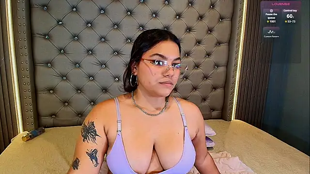 NAOMI cute  online show from March 2026 06:32:02 PM