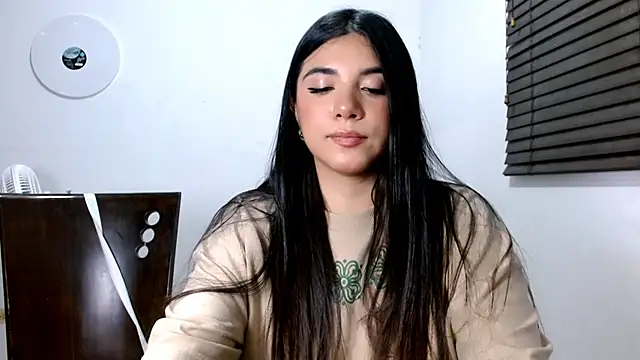 MiaDiamontLatin online show from March 2026 02:28:01 AM