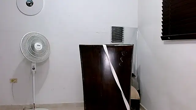 MiaDiamontLatin online show from March 2026 03:22:02 AM