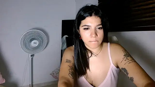 MiaDiamontLatin online show from May 2026 03:04:02 AM