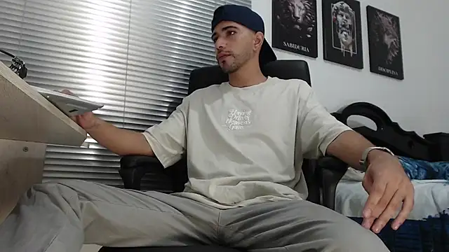 Kratoswolf online show from February 2026 05:02:01 PM