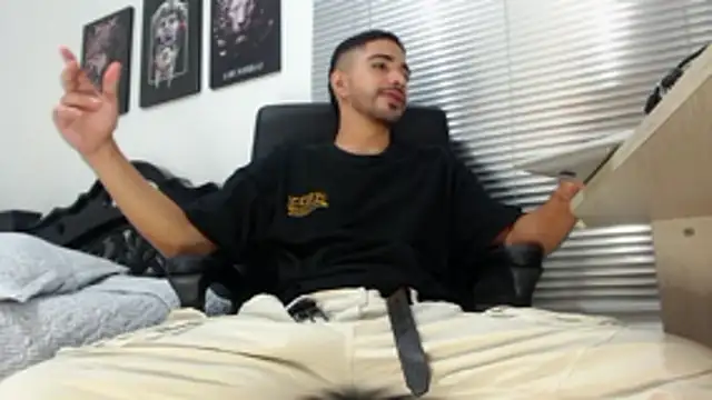 Kratoswolf online show from April 2026 04:01:01 PM