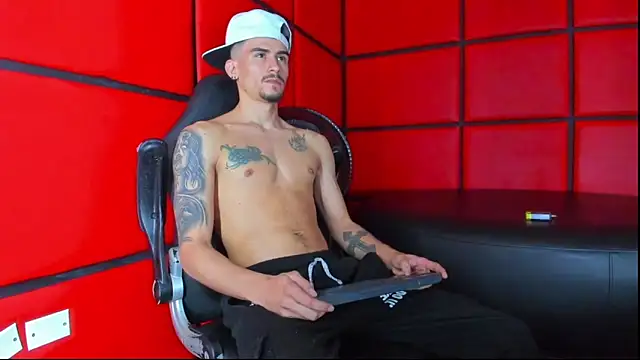 SharonTygaX online show from April 2026 04:42:02 PM