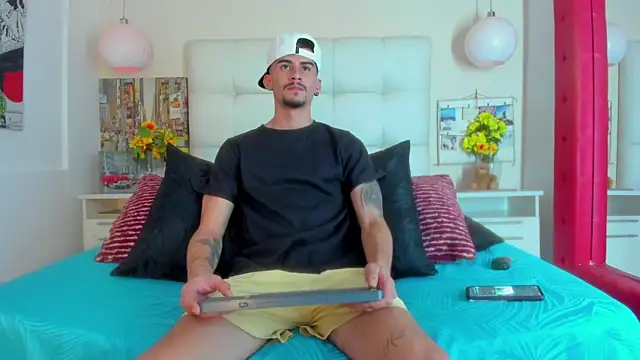 SharonTygaX online show from April 2026 11:17:02 PM