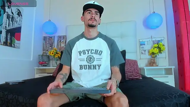 SharonTygaX online show from April 2026 04:07:02 AM