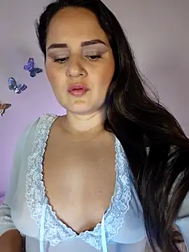 yissela92 online show from April 2026 07:09:01 PM