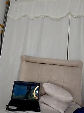 yissela92 online show from March 2026 10:06:02 PM