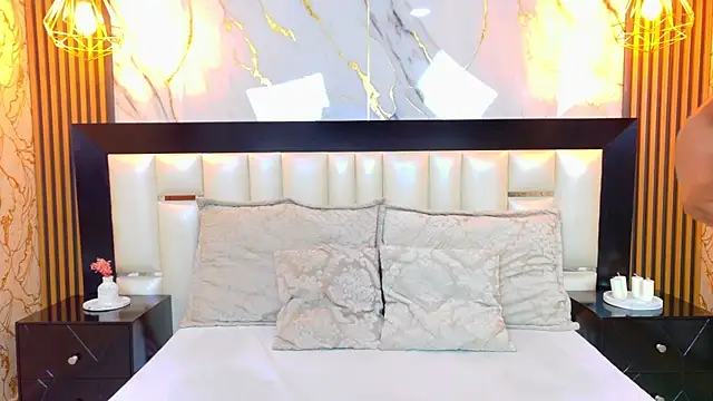 MiaDiamod online show from April 2026 12:12:02 PM