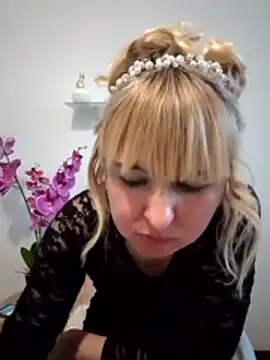 -Nefertiti- online show from March 2026 04:02:01 AM