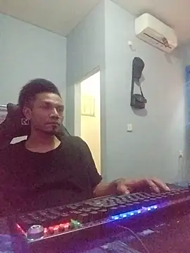 Snapshot of UcEng_Lab chatting on February 2026 08:27:02 AM UcEng Lab online show from February 2026 08:27:02 AM