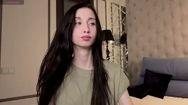 MiguelinaRasmuson online show from April 2026 11:17:01 AM