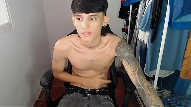 Snapshot of BOY-767 chatting on February 2026 06:32:01 PM BOY-767 online show from February 2026 06:32:01 PM