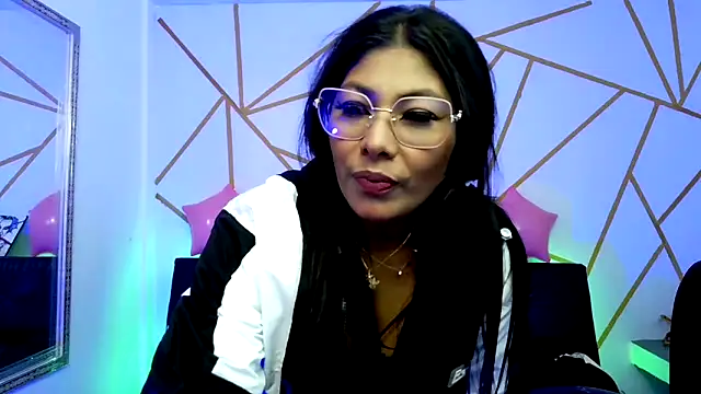 Snapshot of yvanna__smith chatting on February 2026 04:20:02 AM yvanna smith online show from February 2026 04:20:02 AM