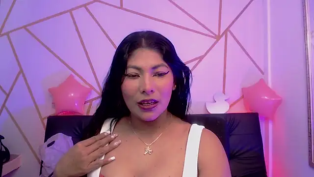 Snapshot of yvanna__smith chatting on February 2026 03:28:01 AM yvanna smith online show from February 2026 03:28:01 AM