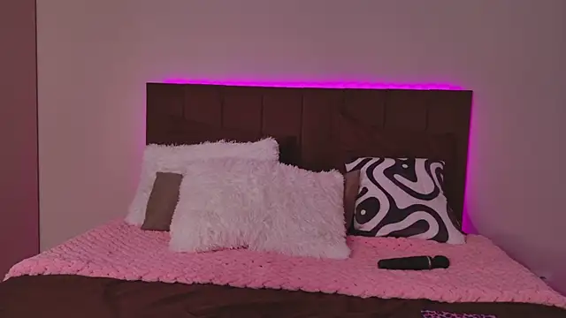 Born to Blow  online show from March 2026 02:52:01 AM