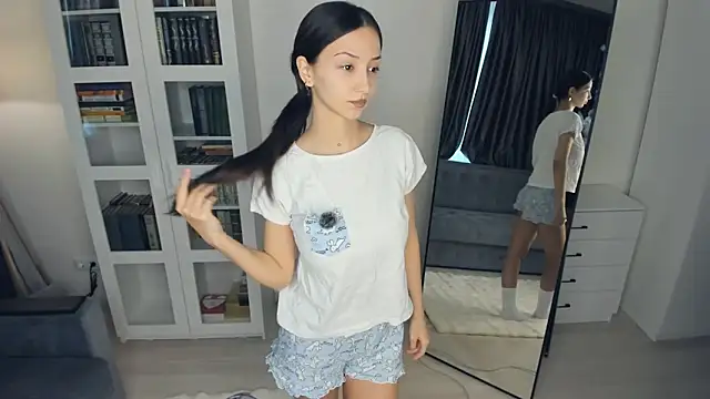 littleevilon online show from February 2026 08:16:02 AM