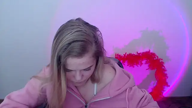 Snapshot of FoxiLana chatting on February 2026 09:20:01 AM FoxiLana online show from February 2026 09:20:01 AM