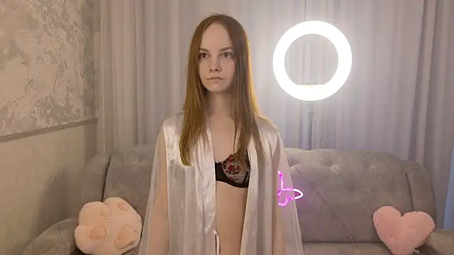 Snapshot of litleee_sunshineeee chatting on February 2026 02:17:02 PM litleee sunshineeee online show from February 2026 02:17:02 PM