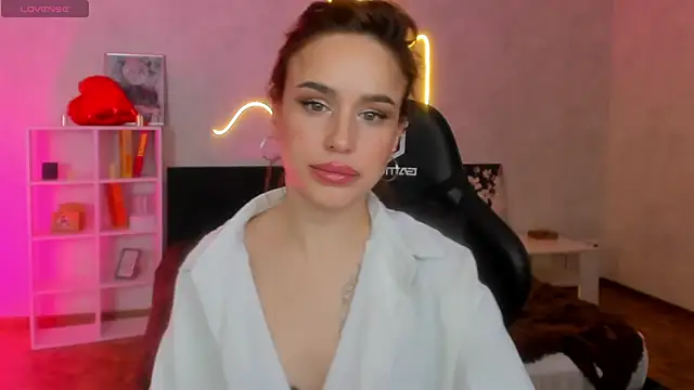 Snapshot of tina_xx_tina chatting on February 2026 06:26:01 AM tina xx tina online show from February 2026 06:26:01 AM