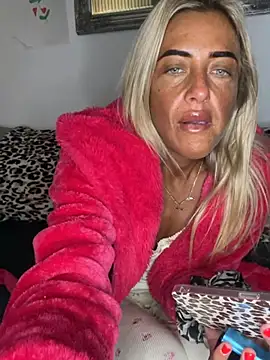 Snapshot of ScarlettGold_ chatting on April 2026 04:36:02 AM ScarlettGold online show from April 2026 04:36:02 AM
