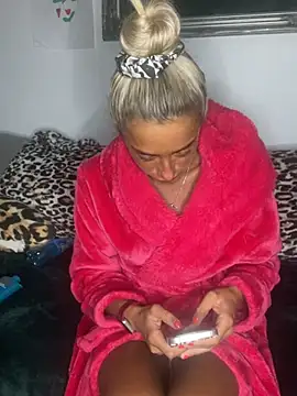 Snapshot of ScarlettGold_ chatting on April 2026 04:38:01 AM ScarlettGold online show from April 2026 04:38:01 AM