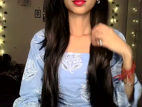 SIKSHA SINGH online show from April 2026 05:52:02 PM