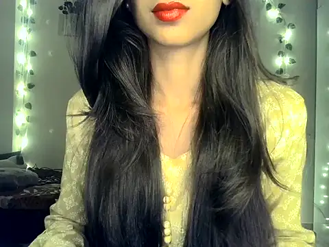 SIKSHA SINGH online show from April 2026 04:37:01 PM