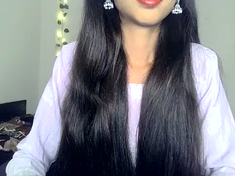 Snapshot of SIKSHA_SINGH chatting on May 2026 05:54:02 PM SIKSHA SINGH online show from May 2026 05:54:02 PM