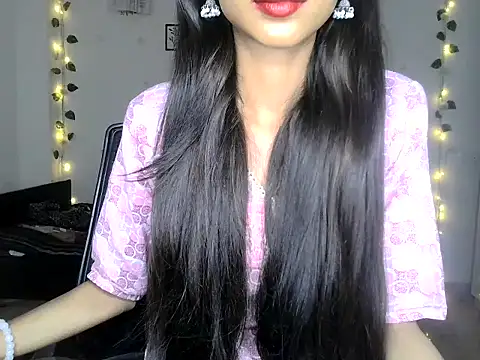Snapshot of SIKSHA_SINGH chatting on May 2026 06:31:02 PM SIKSHA SINGH online show from May 2026 06:31:02 PM
