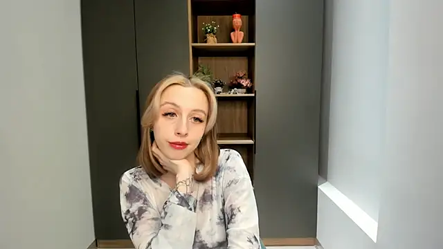 Snapshot of EugeniaEarl chatting on February 2026 06:10:02 AM EugeniaEarl online show from February 2026 06:10:02 AM