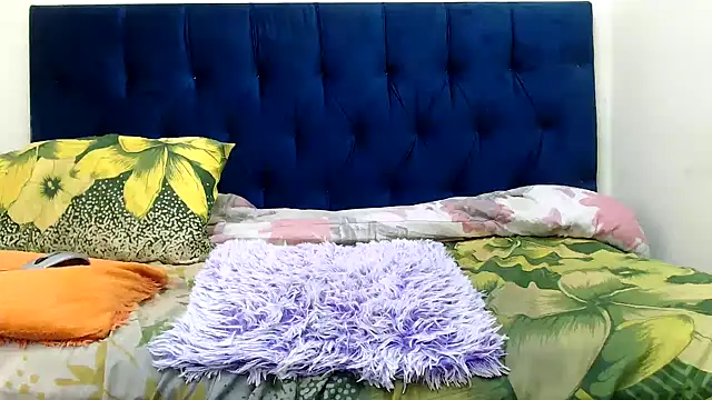 CurvyAssXX21 online show from March 2026 06:42:01 PM