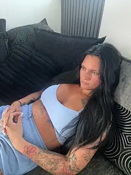 Destinylovex online show from April 2026 06:00:02 PM