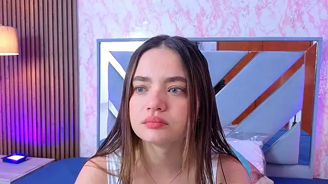 Snapshot of LittleeSara18 chatting on May 2026 11:15:01 AM LittleeSara18 online show from May 2026 11:15:01 AM