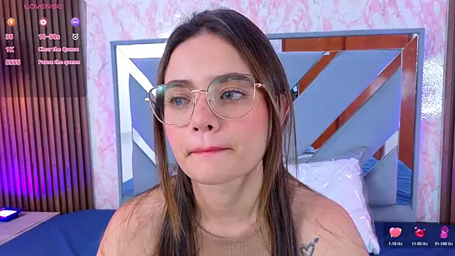 Snapshot of LittleeSara18 chatting on May 2026 11:14:01 AM LittleeSara18 online show from May 2026 11:14:01 AM