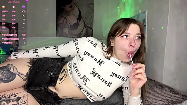 Katebby online show from April 2026 06:10:01 PM