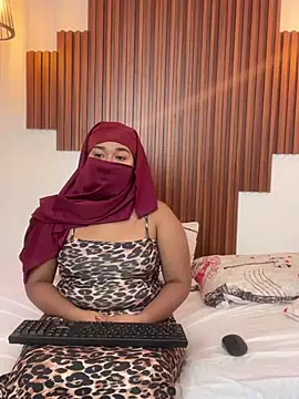 Snapshot of Desert_queens chatting on March 2026 02:35:01 PM Desert queens online show from March 2026 02:35:01 PM