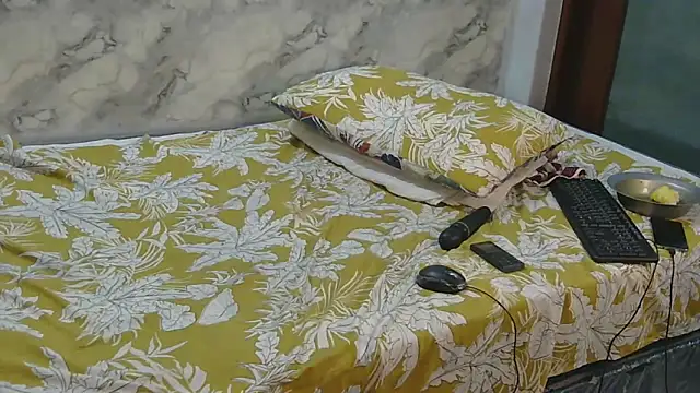 CaramelHotGirl online show from March 2026 06:33:01 PM