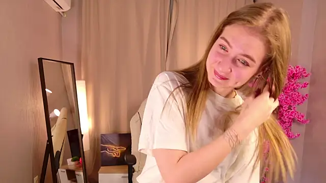 PinkClou9 online show from April 2026 10:12:02 PM