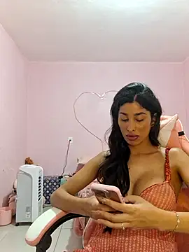 Snapshot of KaterinneMarie chatting on February 2026 03:47:01 AM KaterinneMarie online show from February 2026 03:47:01 AM