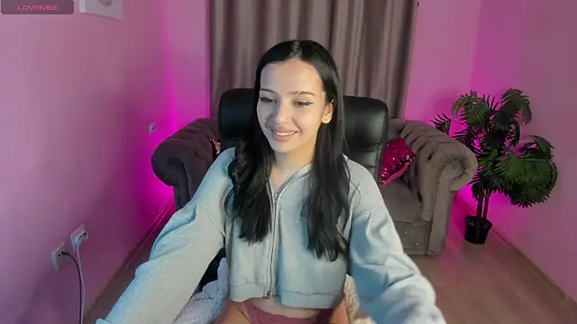 Snapshot of CamillaStars chatting on March 2026 01:44:01 PM CamillaStars online show from March 2026 01:44:01 PM