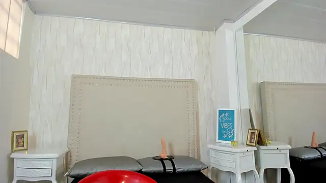 FernandaAvilax online show from April 2026 07:51:02 PM