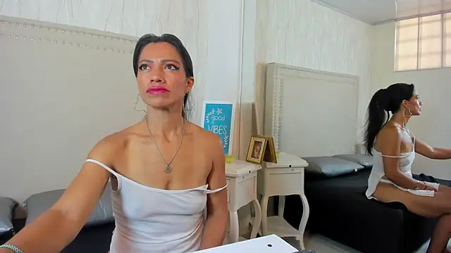 FernandaAvilax online show from April 2026 06:25:01 PM