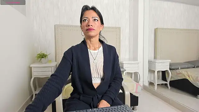 FernandaAvilax online show from March 2026 11:32:01 PM