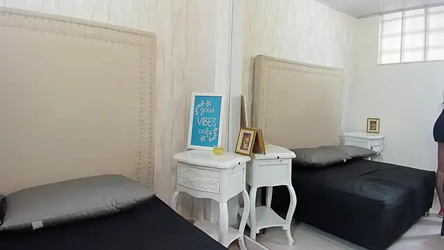 FernandaAvilax online show from April 2026 07:42:02 PM