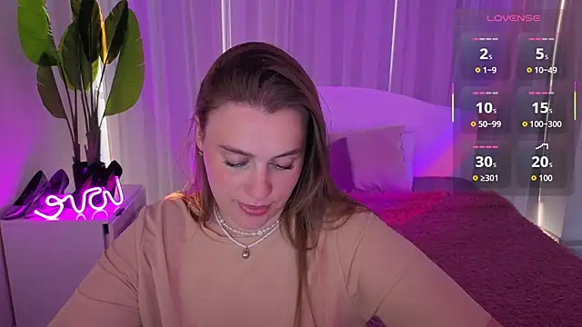 Snapshot of Milana_Monroe chatting on July 2026 05:15:02 PM Milana Monroe online show from July 2026 05:15:02 PM